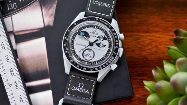 Ome_ga X Swatch watch